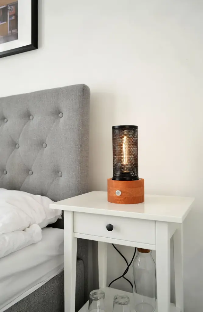 MINIMALIST WOODEN TEAK LAMP