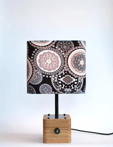 BLACK ROUNDED SQUARE LAMPSHADE TABLE LAMP