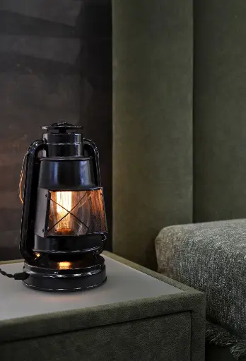 BLACK HURRICANE TABLE LAMP WITH SHIELD