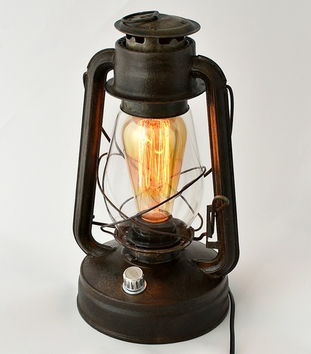 ELECTRIC RUSTY HURRICANE TABLE LAMP