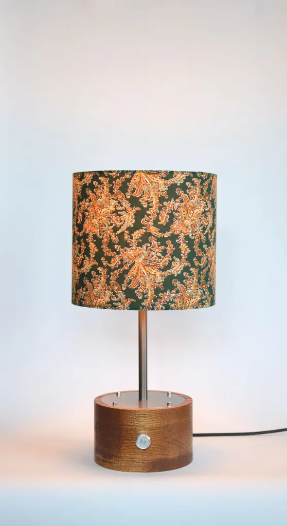 ROUND LAMPSHADE TABLE LAMP